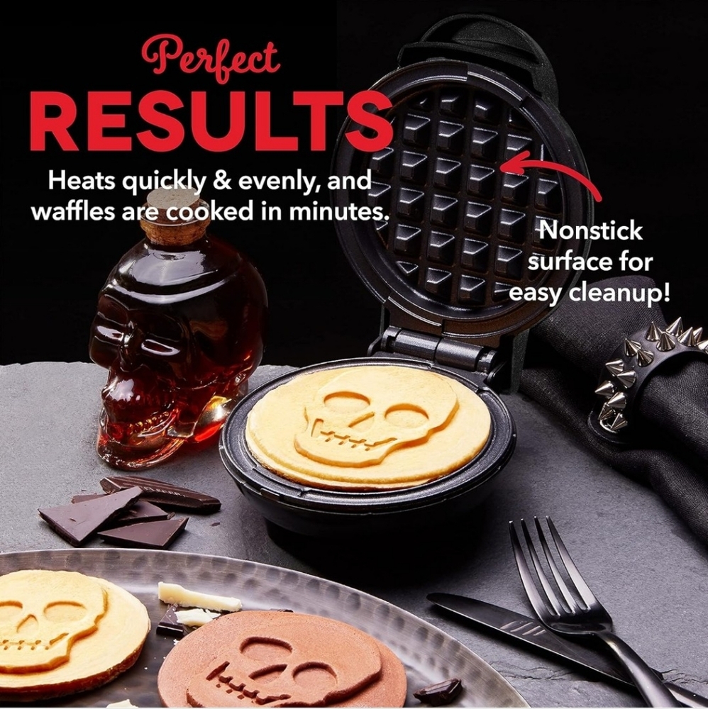 NIB Dash Mini Waffle Maker - Picture 5 of 10